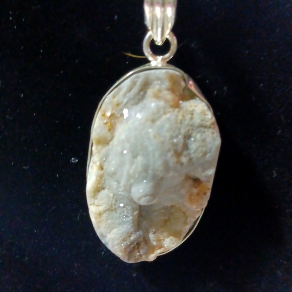 Desert rose druzy pendant necklace stone shiny glittery handmade jewelry silver - Picture 5 of 5